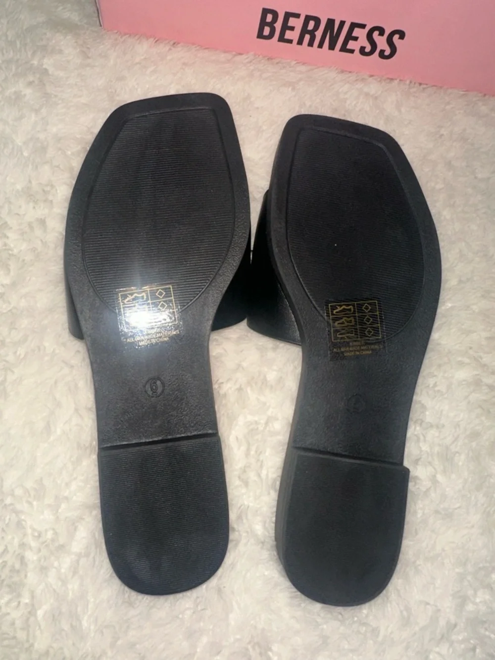 NWT Black Slide Sandals with Gold Accent - Picture 4 of 6